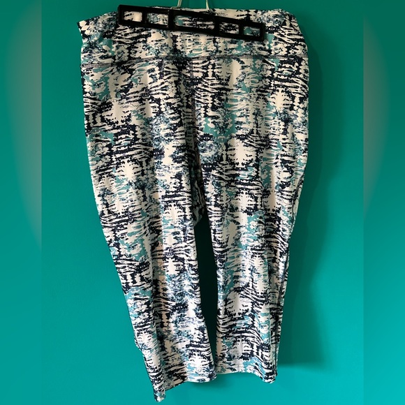 NWOT Athletic Works XXL blue capri leggings dri more - Picture 1 of 2